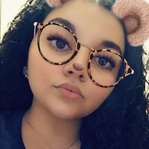 Meet your Posher, Lillian